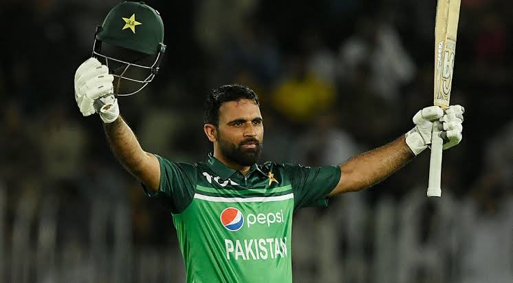 itx_ashfaq900's tweet photo. Fakhar Zaman destroying New Zealand bowling single handedly.

#PAKvsNZ
#icccricketworldcup2023 https://t.co/7banvI0g0e