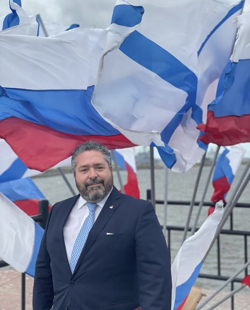 GM_Romanov's tweet photo. 4 ноября - празднование Казанской иконы Божией Матери в память об освобождении Москвы от польских оккупантов (1612).

И День принятия Царем Петром І титула Императора Всероссийского и наименования Великого и Отца Отечества. Официальное провозглашение Российской Империи (1721). https://t.co/wgox3AW2cU