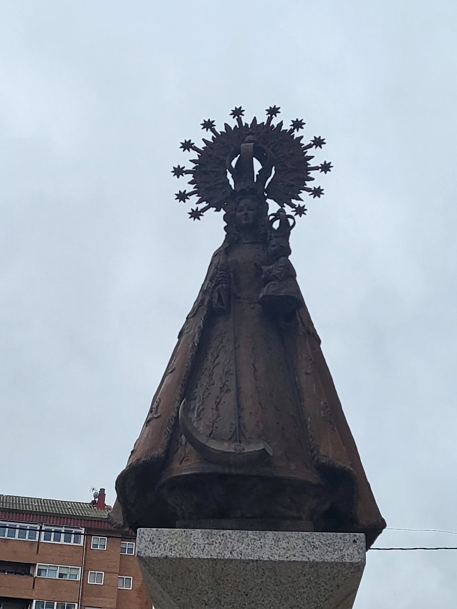 OfsRetiro's tweet photo. Virgen de la Antigua patrona de Guadalajara encuentro con los terciarios franciscanos de aquí. https://t.co/iPK19lvdLP