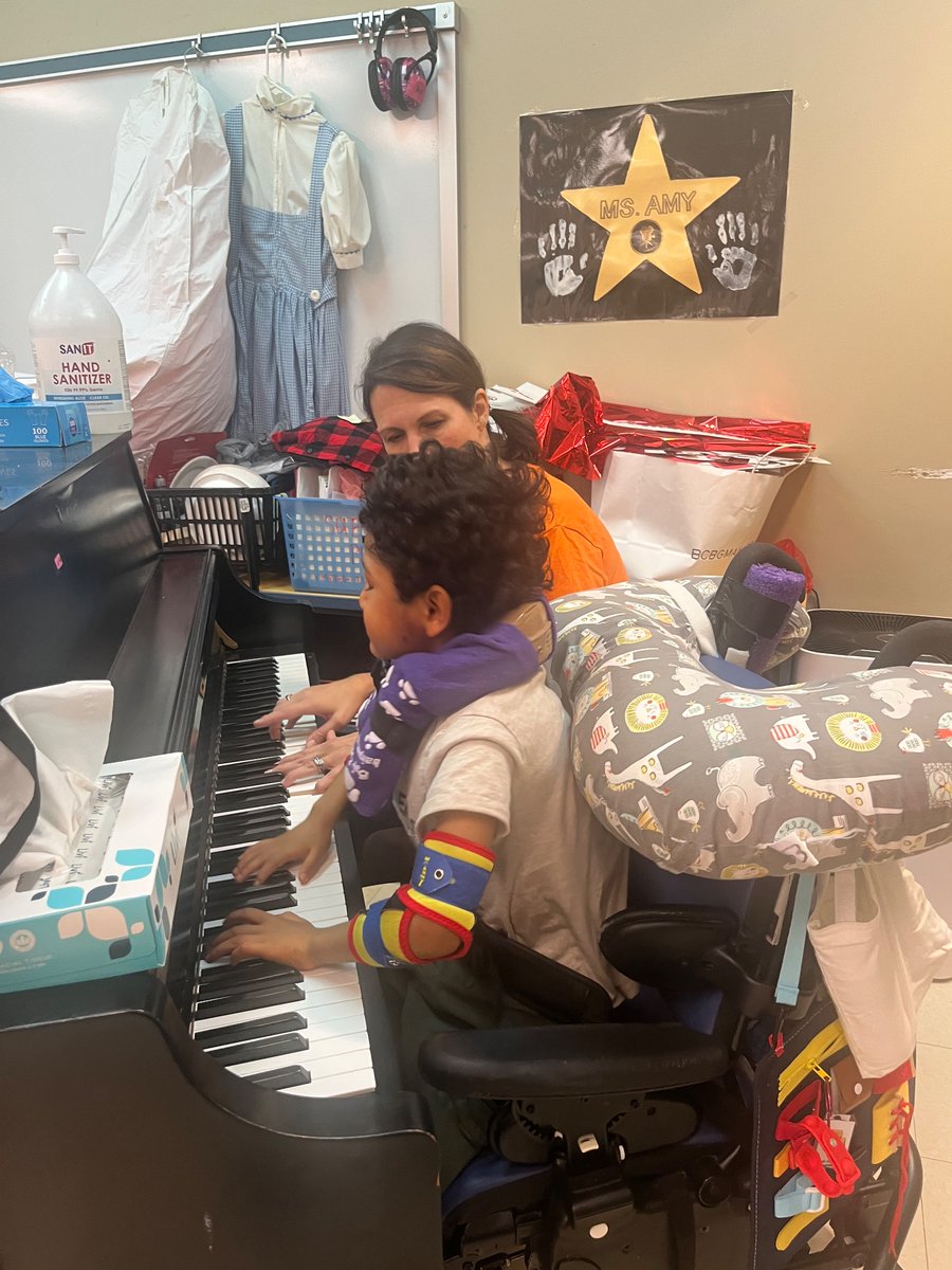 Worlds best music teacher <a href="/LongviewMusicMD/">Amy Gardiner, MT-BC</a> 🎶 Making music accessible for ALL🎹