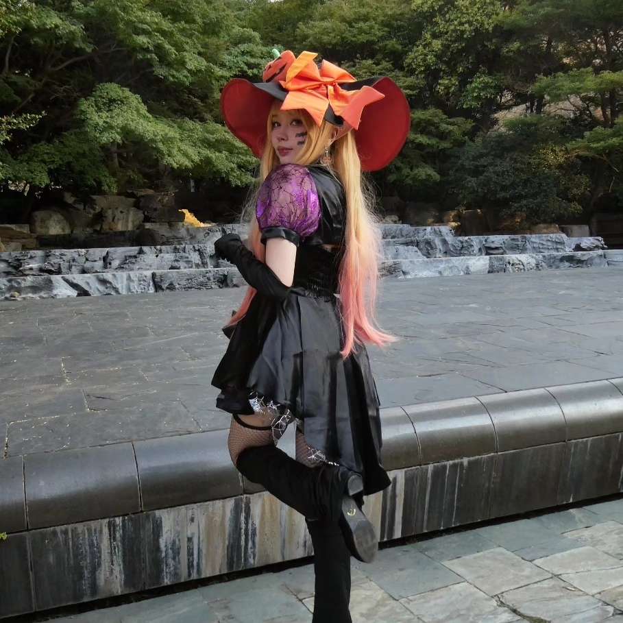 cinnamohime's tweet photo. Happy (late) Halloween! I did witch marin kitagawa this year from my dress up darling! ハッピーハロウィン！今回は魔女喜多川海夢でした！ #その着せ替え人形は恋をする #喜多川海夢 #MyDressUpDarling  #cosplayer #Halloween    #Halloween2023 #ハロウィン #池ハロ2023 https://t.co/tEzq5hs4KS