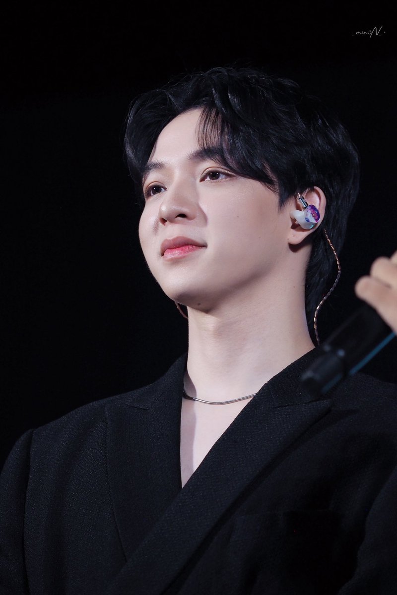 _mini_n's tweet photo. — Bas 

#TheNewChapterOfBASCOP
#บาสเด็กอ้วนที่แท้จริง @basjtr https://t.co/XUlQ9wLTji