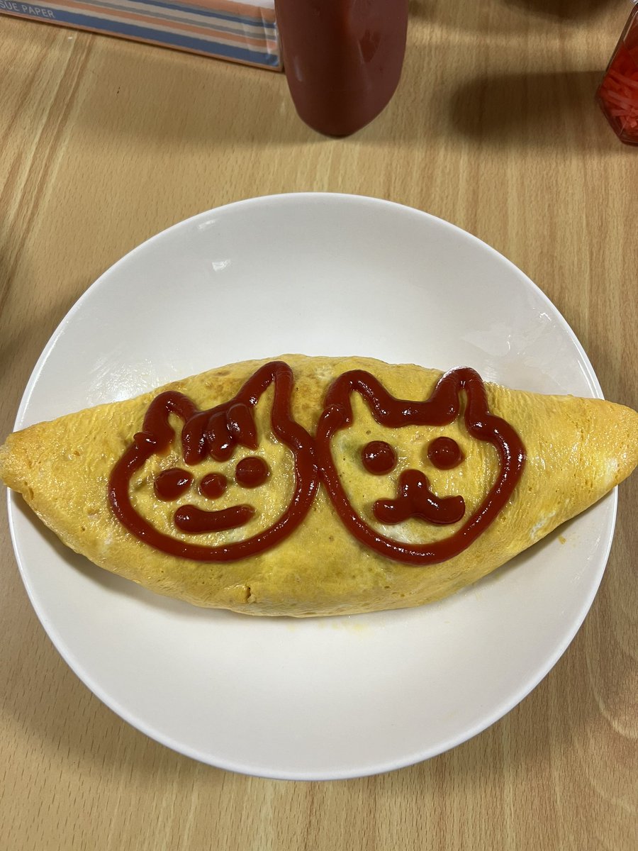 KuloxCha's tweet photo. ＃猫　

今日の晩御飯はオムライスにしました🥚

ワタシは生卵で、アレルギーを起こす為…
卵に鬼の様に熱を入れます🔥🍳☺️💦
割ったらトロッとするオムライス…
食べてみたいです🥲💦

え？
これまさか…わしら…なの？？
わしの顔、大きない？？？？
なクロ兄さん🐈‍⬛ https://t.co/n8jgOAApSU