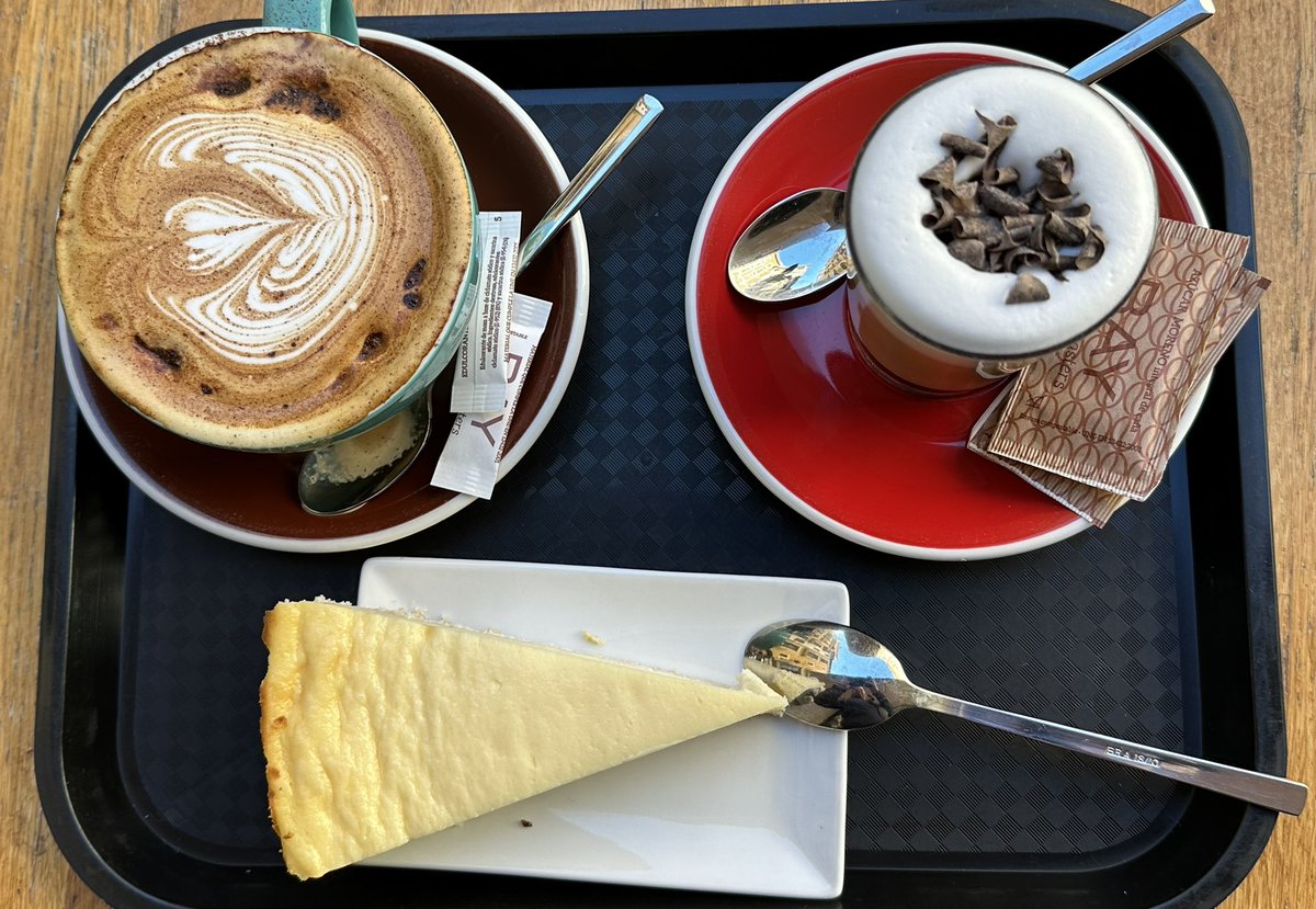 <a href="/ArabayCoffee/">#ArabayCoffee</a> el millor cafè de Palma. Les cambreres un 10 i t’atenen en català.

Devora la plaça Major…