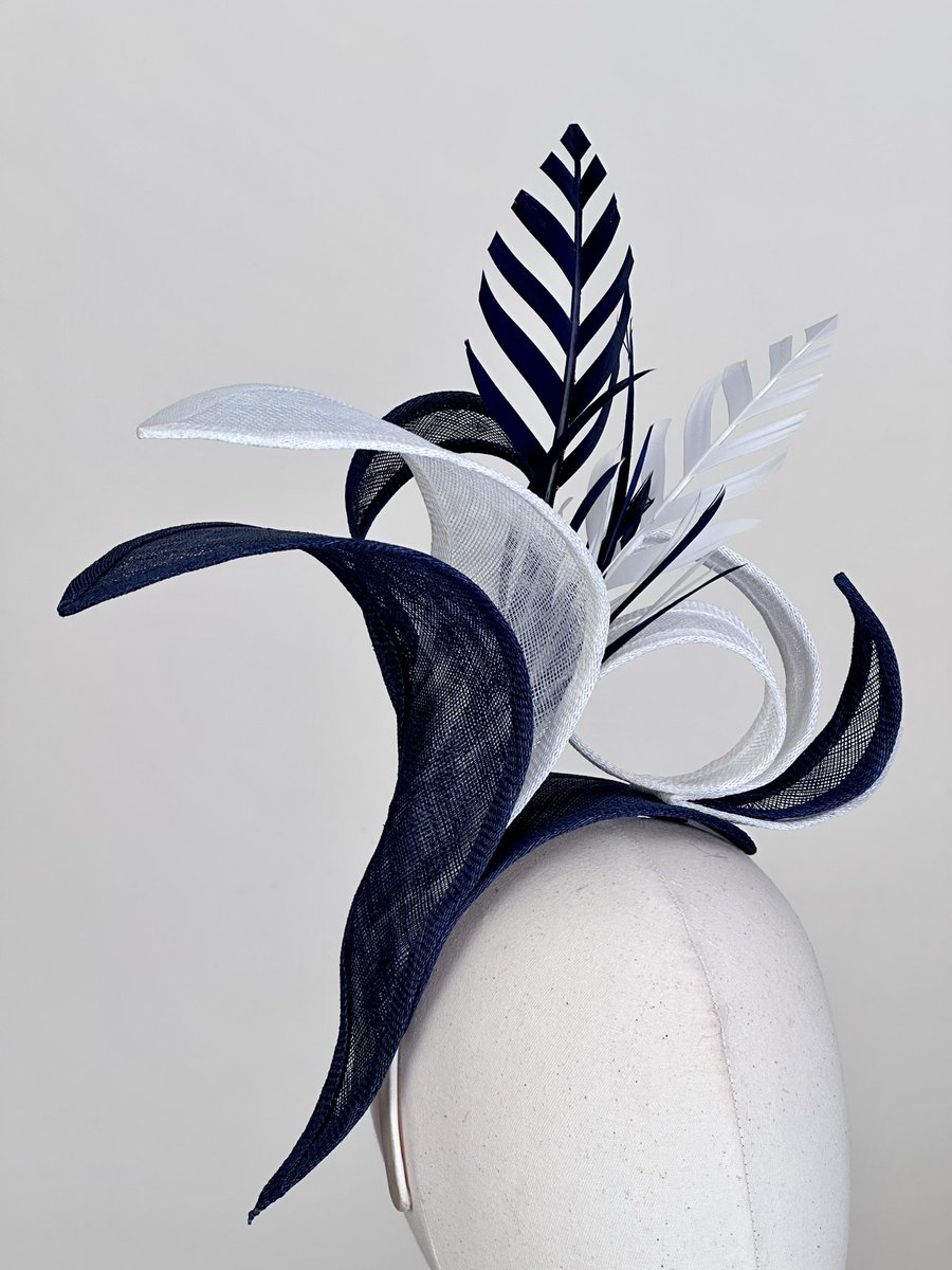 Customer bespoke navy and white head piece made for a wedding last month.
#millinery #bespoke #millinerybespoke #wedding #weddingheadpiece #navy #white #navyandwhite #hats #hat #headpiece #hatshop #hatmaking #hatstyle #bespokemillinery #wallingforduk #louiseclairemillinery