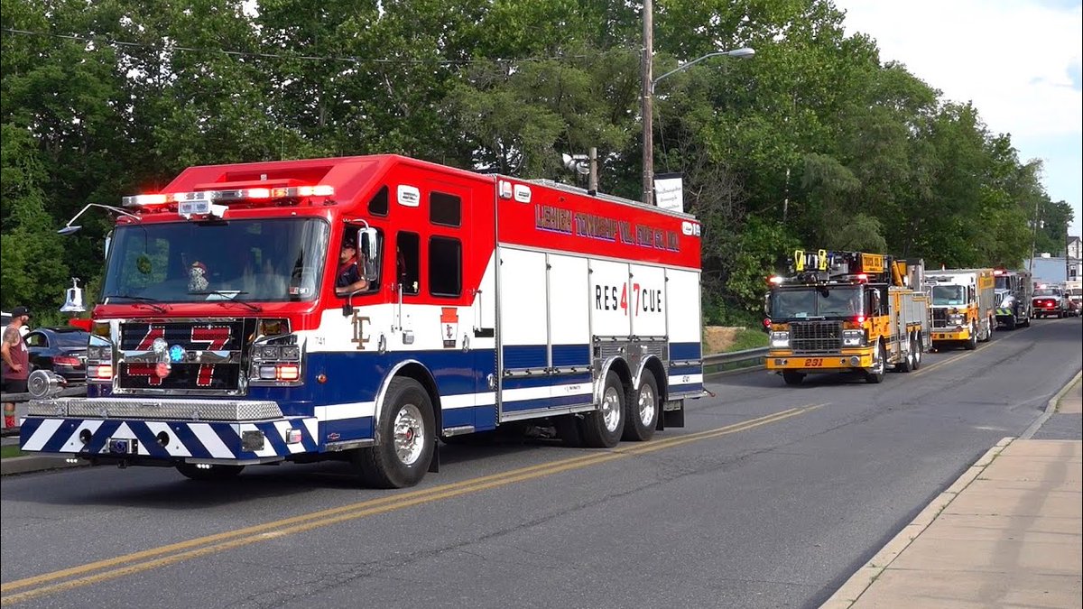 teambestioles's tweet image. #UnDimancheAuxUS Ce matin un #HeavyRescue du comté de Northampton (Lehigh Township Volunteer Fire Company) en Pennsylvanie avec :
- Châssis Rosenbauer Commander.
- Moteur Detroit de 500ch.
Pas de photo de l'intérieur malheureusement... 😅