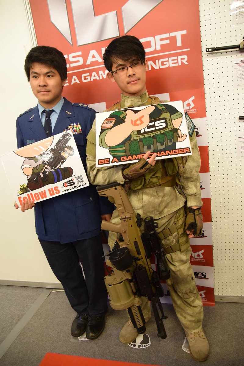 sarkedla's tweet photo. 2016 武哈祭時弄出來的超巨大臂力訓練器，大約重達13公斤吧？但因為根本沒辦法舉槍射擊，所以後來就拆了。

ヘビーアームトレーニングマシン！重さは約13キログラム、しかし、銃を構えて撃つ方法はありません

#wooha #武哈 #サバゲー #サバゲーマーさんと繋がりたい #宇宙戦艦 #戦艦カスタム https://t.co/6wh3piz76z