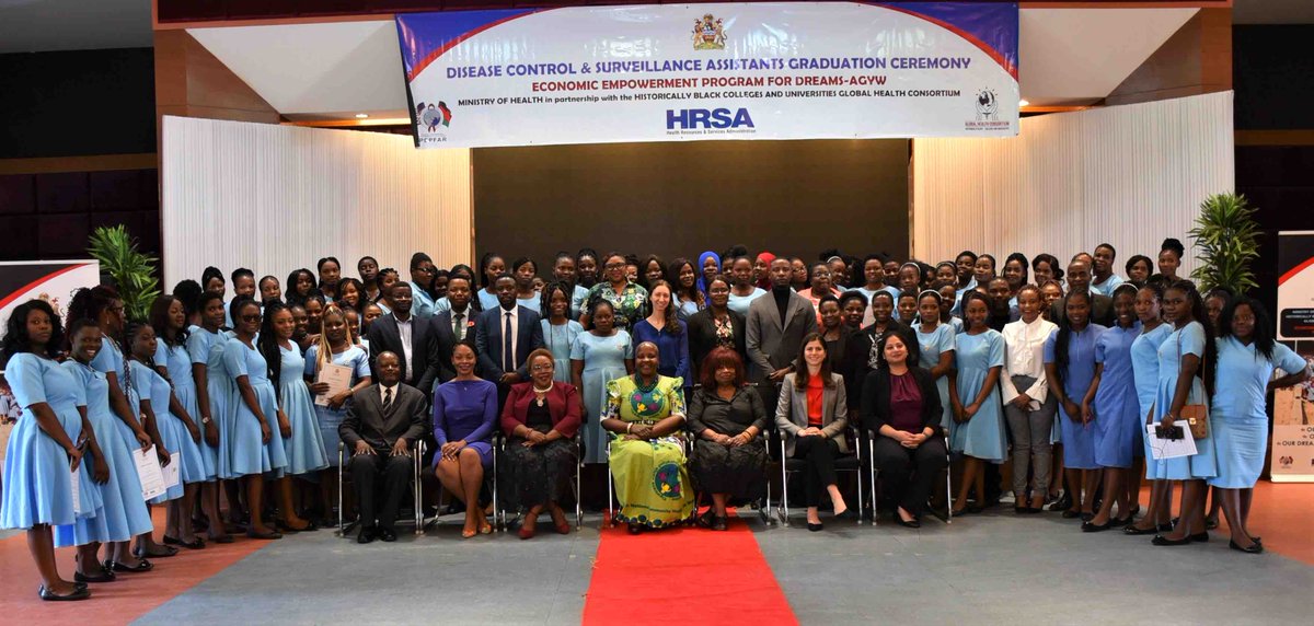 Congrats to 110 young women who graduated as Disease Control and Surveillance Assistants! Through @PEPFAR’s DREAMS program, we are partnering w/🇺🇸 Historically Black Colleges and Universities + 🇲🇼Ministry of Health to provide training + employment pathways for 🇲🇼 youth. @HRSAgov