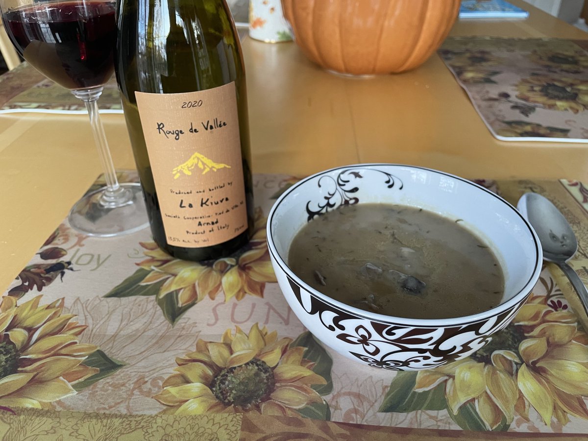 Vino Travels tweet media