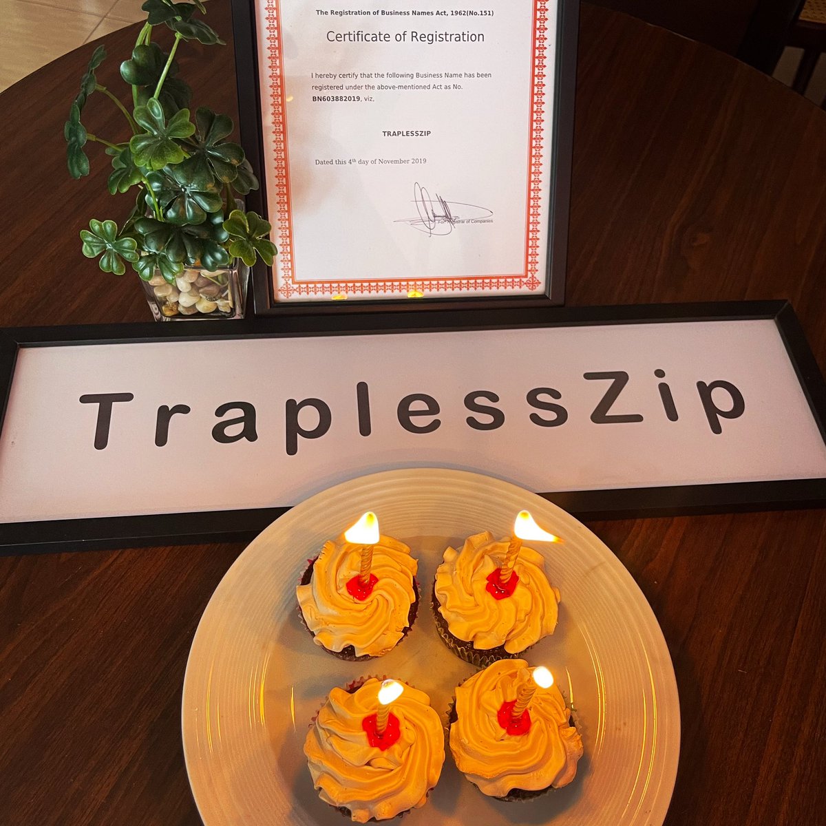 traplesszip's tweet photo. Happy Anniversary #traplesszip@4
 #TraplessZipOnlineShop #traplesszipshop 
Follow Us On #traplesszip https://t.co/kyRV81oD6K