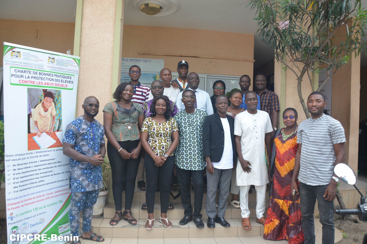 FORMATION DES JOURNALISTES ET ACTEURS DES MEDIAS SUR LA DYNAMIQUE DE LA CHARTE DE BONNES PRATIQUES (CBP) POUR LA PROTECTION EFFECTIVE DES ELEVES CONTRE LES ABUS SEXUELS
Quelques photos de l'Etape de la Maison de la société civile, ce vendredi 03 novembre 2023 .....