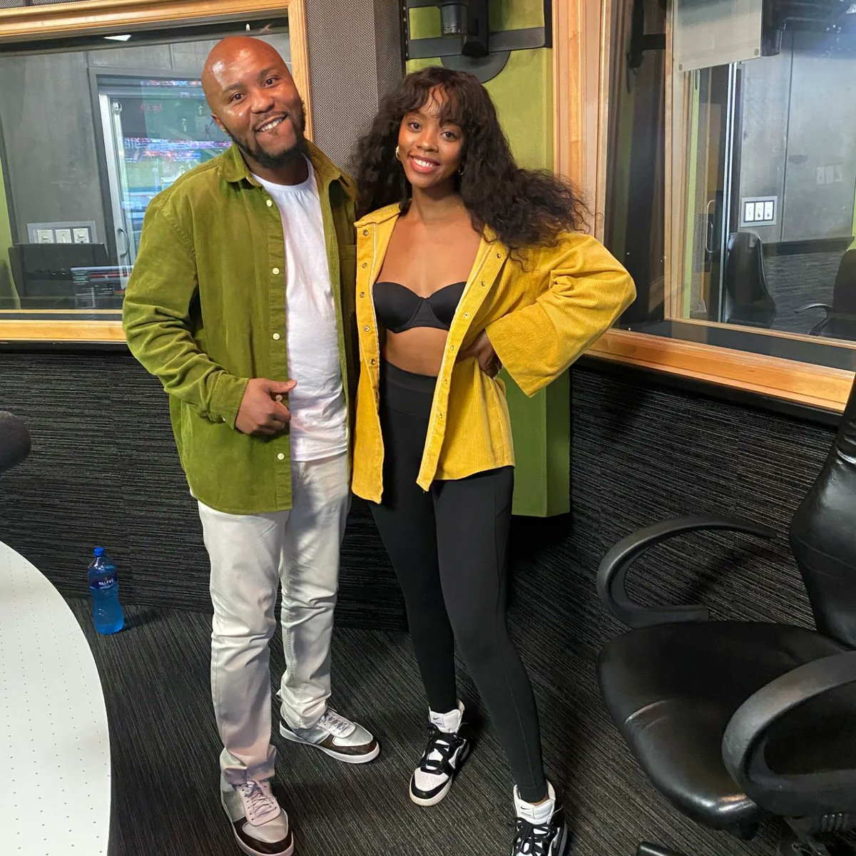 nhlonipho_lihle's tweet photo. Thank you @MPUMIMLAMBO_ for a great interview on #Theencore on #Metrofm Here's to more beautiful music βοΈβ€ππππ#Selemo #nhlonipho https://t.co/BMtoGNxspn