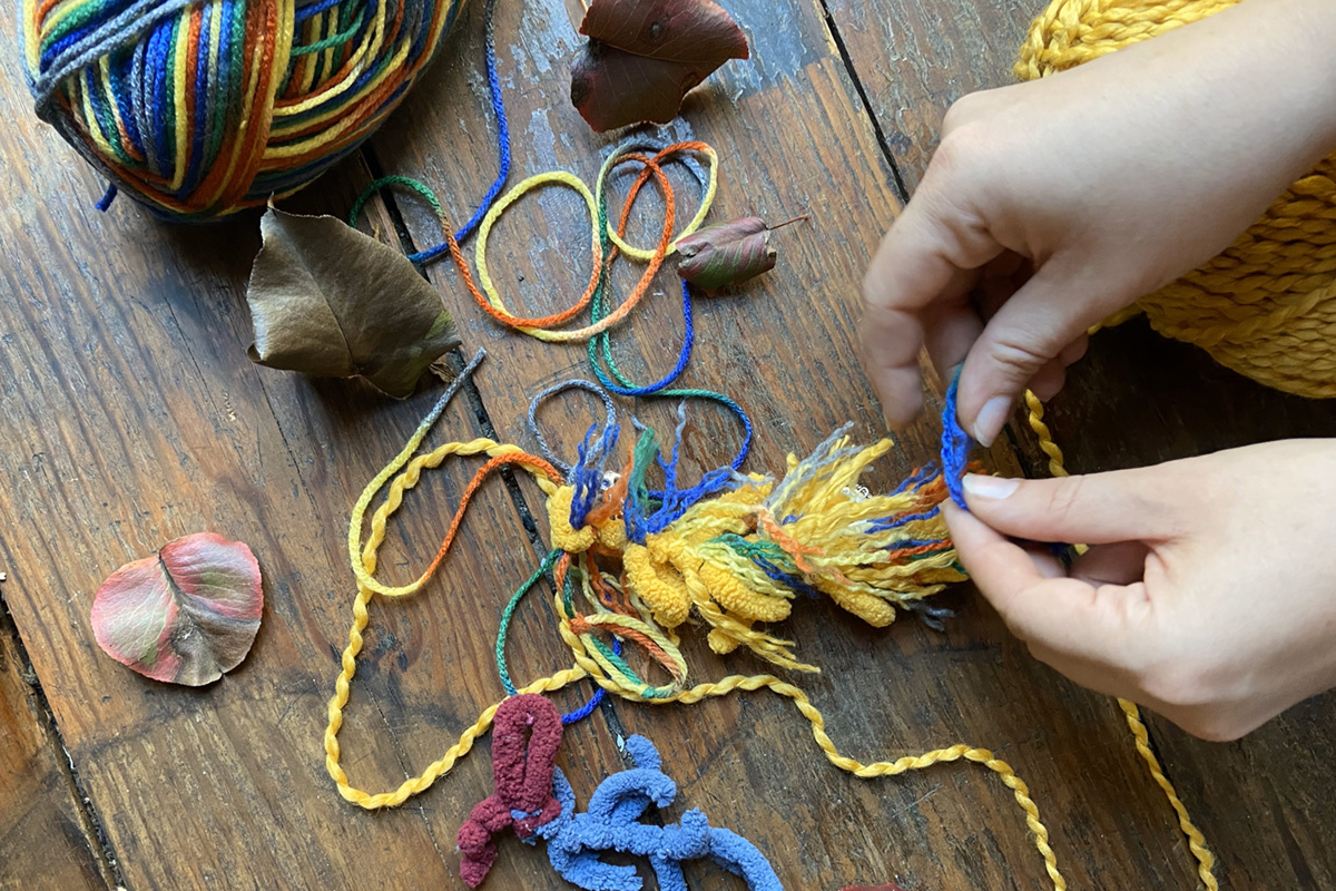 Make your own maritime-inspired Autumn decorations based on #baggywrinkle—a ships’ tool that protects sails from damage. This family activity is free with General Admission and will be offered on November 4, 5, 12, 18, 19, 25, and 26. seaportmuseum.org/family-activit…