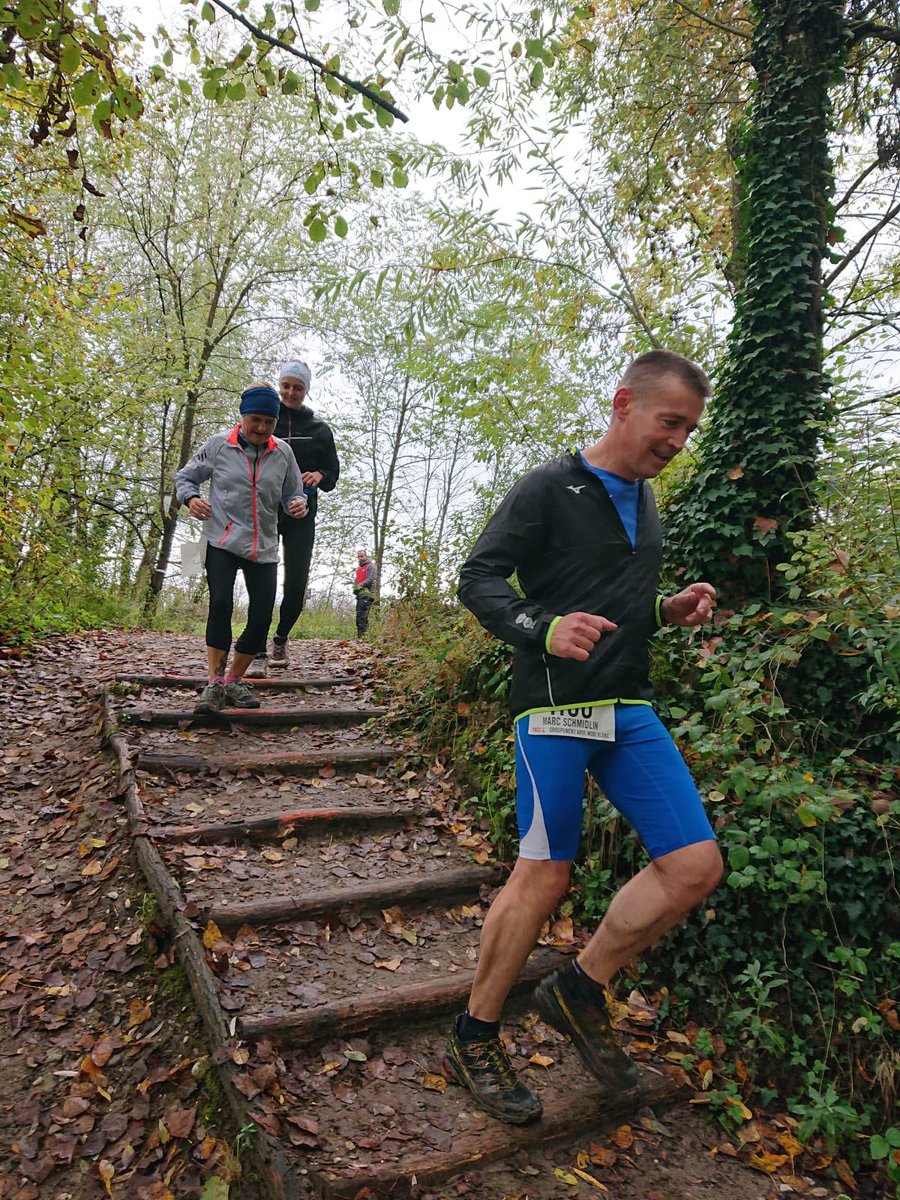 SDIS_74's tweet photo. La pluie n’a pas entaché l’enthousiasme et la motivation des participants et organisateurs du 48e cross départemental des sapeurs-#pompiers ! 💪🏃‍♀️🏃🏻🏃🏾‍♂️ Bravo et merci à celles et ceux qui ont participé à l’organisation de cette journée sportive et conviviale https://t.co/QUnWe6qwQJ