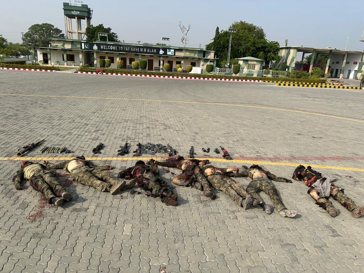 ZeshanSyed08's tweet photo. کتے، سور، لعنتی، جہنم واصل،،
ان حرام کے بلوں کو مردار نہیں بلکہ سنگسار یا زندہ جلانا چاہیے تھا،
#PAFBase #MMAlamBase #Terroristattack https://t.co/D2KLQJkvpk