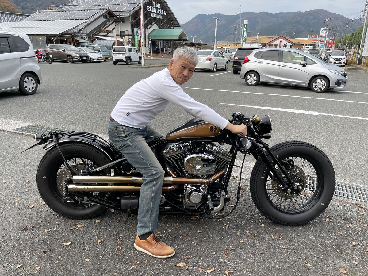hatou_sinbukai's tweet photo. めっちゃカッコいいバイクでした!!Type5 evo
#Harler #type5 #rode_hopper https://t.co/iZEN4fv2YU