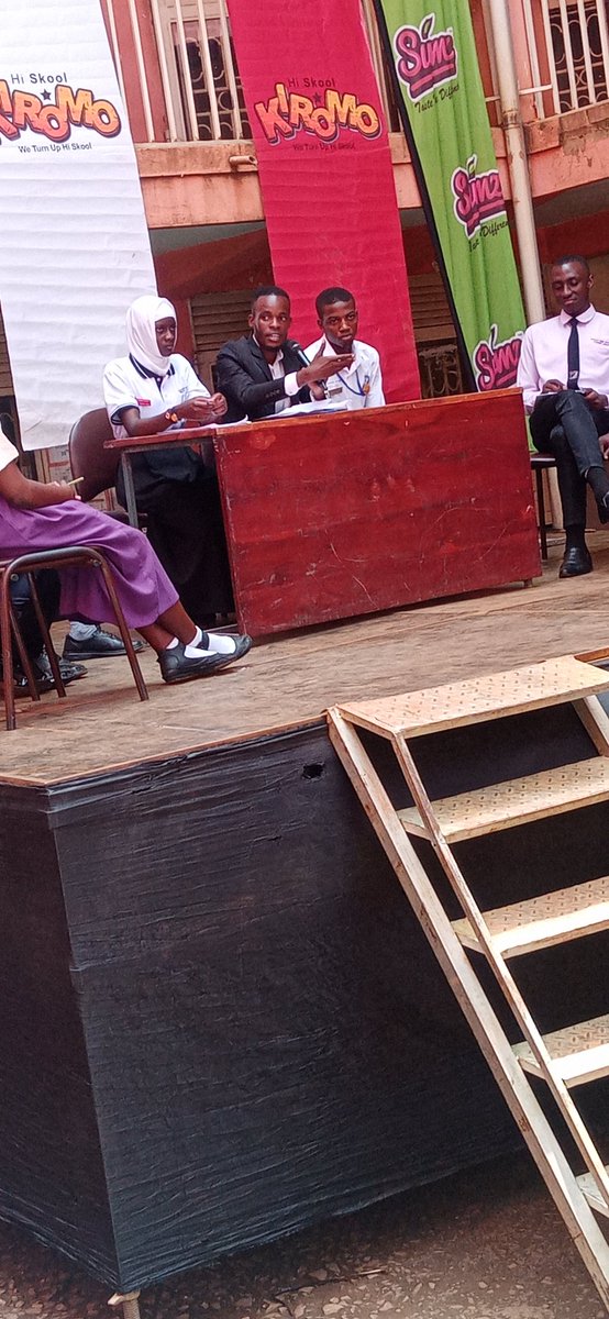 SSEBUUFUISAAC2's tweet photo. Great leaders are almost always great simplifiers, who can cut through argument, debate and doubt, to offer a solution everybody can understand. It was agreat moment  Today at #KololoHighSchool as I Officiated the Debating Competition on #BoyChild organised by the #interactors https://t.co/0sBRkmhwm6