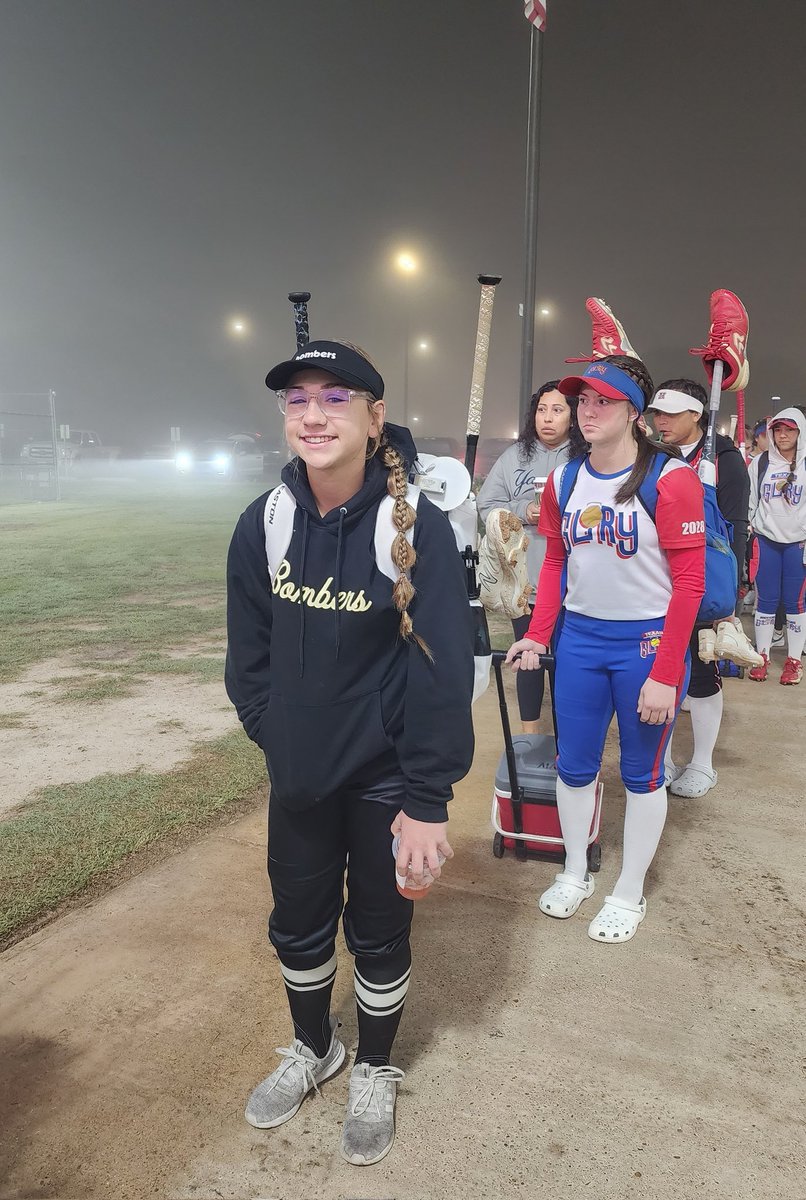 We're here bright and early, ready to go at the Bombers Exposure Camp Games in College Station 🖤🥎✨️ <a href="/KamreeShaw2028/">Kamree Shaw 2028</a>