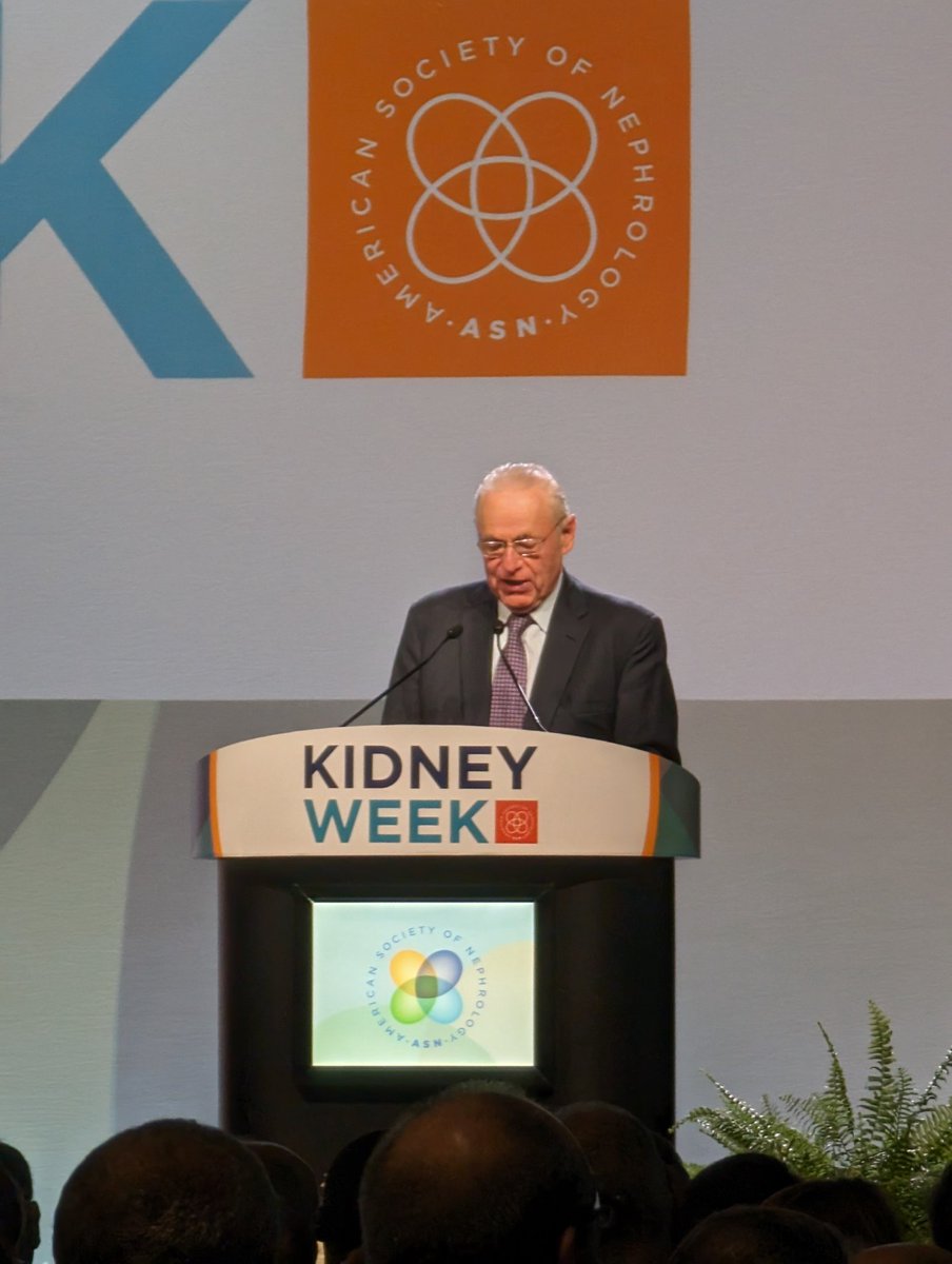 @aniongapman my mentor, my friend receiving the Robert Narins lifetime teaching award. He was my first attending and made such an impact on my development as a physician. So proud of him. What a legendary career! #KidneyWk