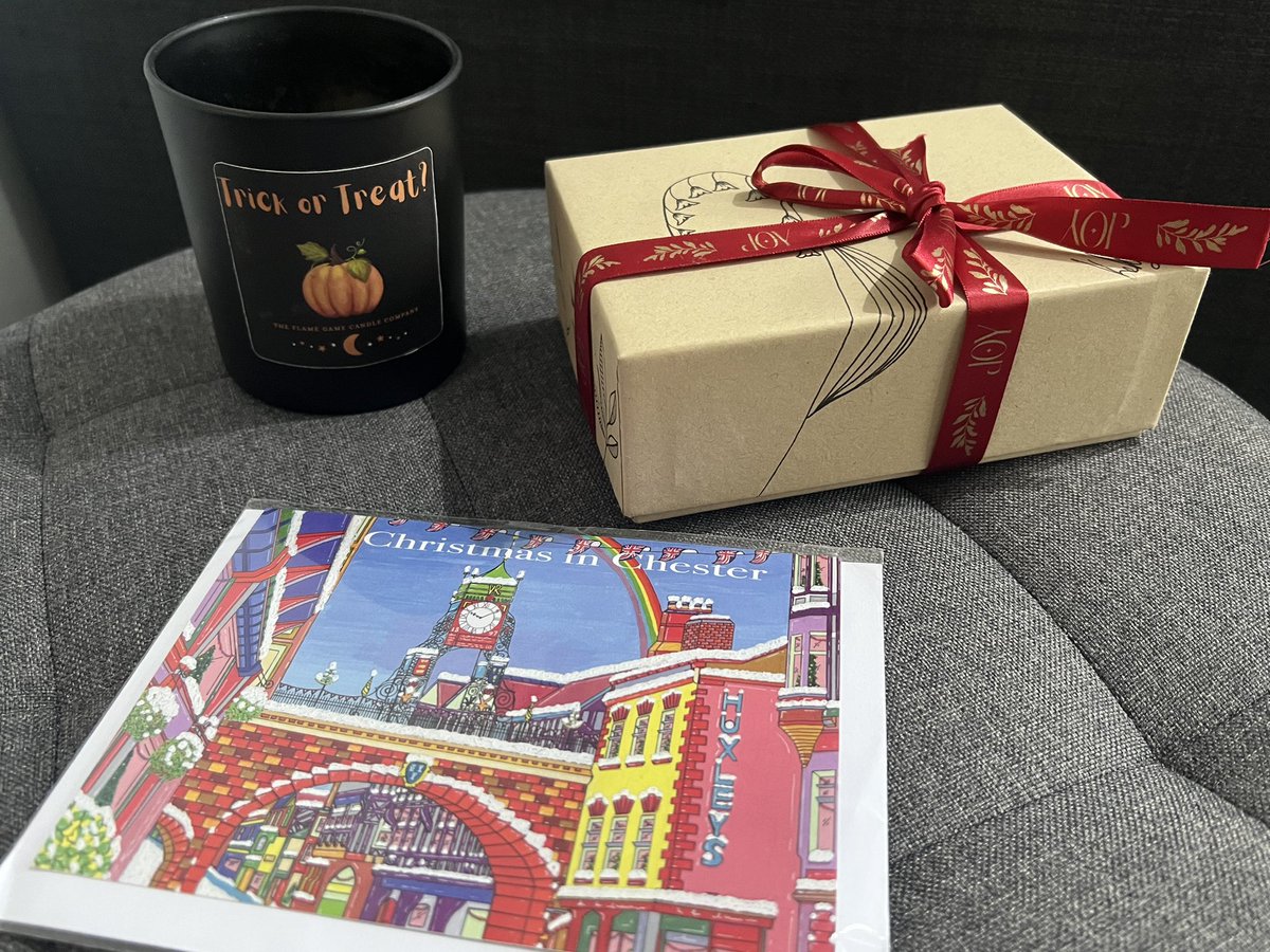 So much care and attention goes into products made by small businesses ❤️ lovely candle from <a href="/flamegamecandle/">theflamegamecandleco</a> beautiful poem advent calendar by @kellythepoet and a gorgeous card by <a href="/LittlerArt/">The Littler Places 🎨🎁</a> that will be making its way to Malaysia!
