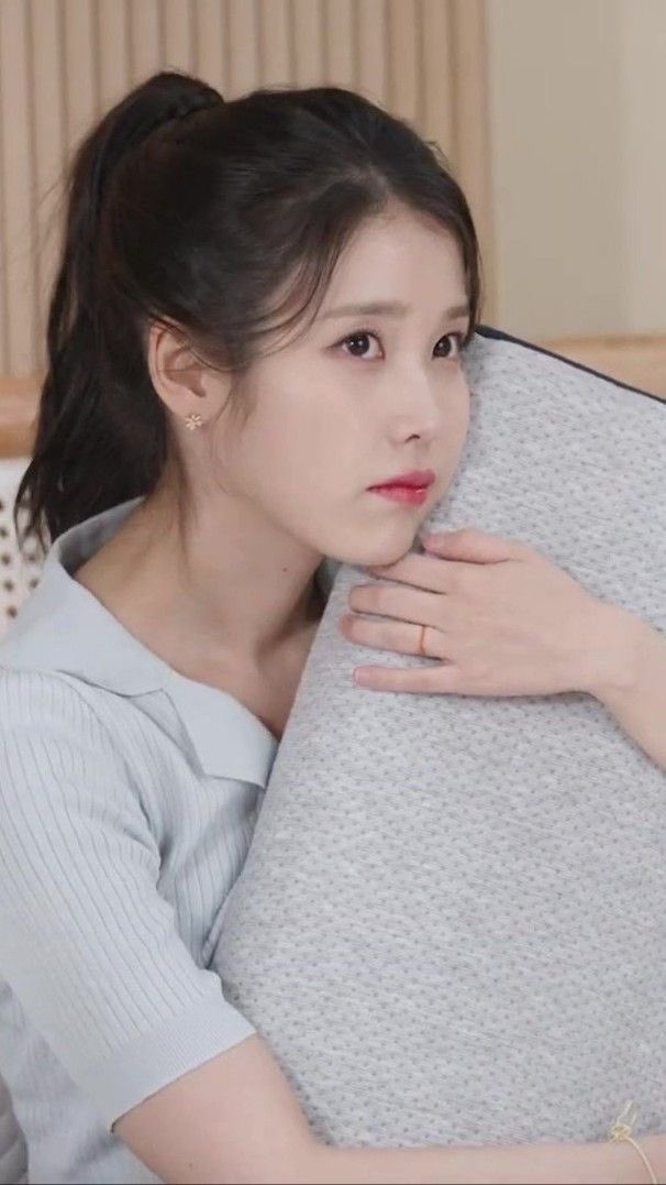 iu_ove's tweet photo. 아이유시 https://t.co/aUmtOVuqOh