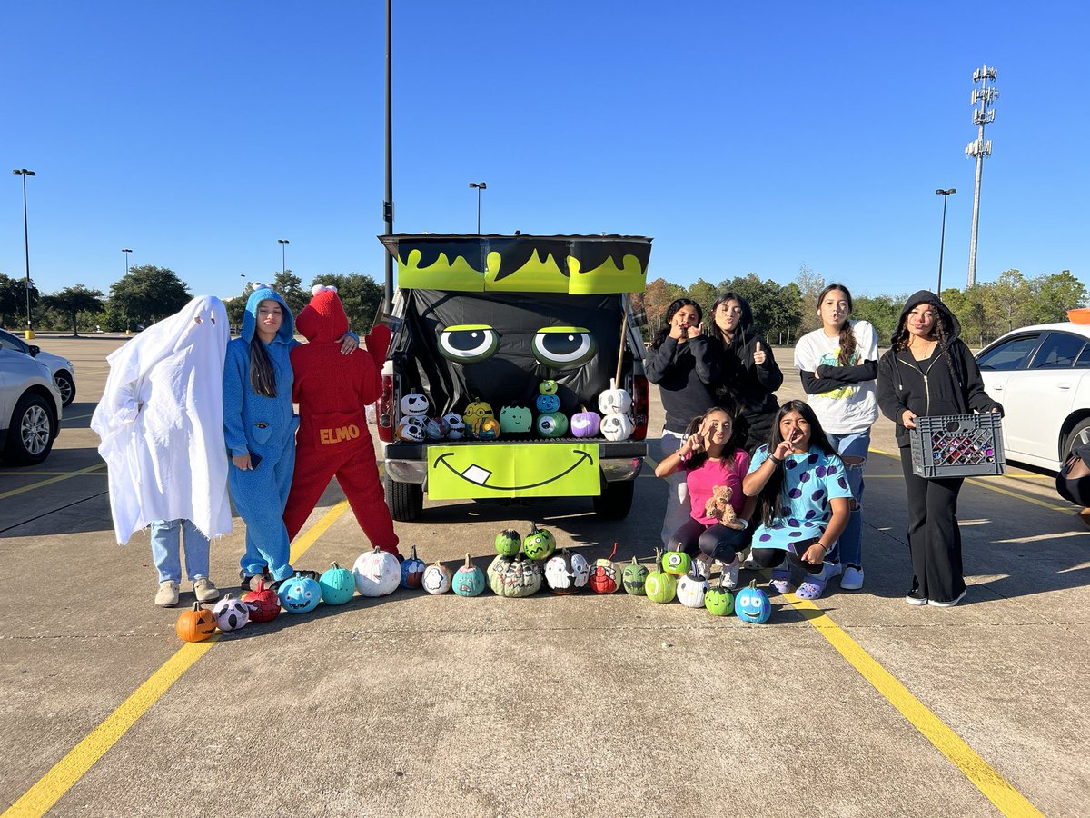 falls_wsoccer's tweet photo. Trunk or Treat 2023! What a wonderful night in the community! https://t.co/4Fy0aSfb3f
