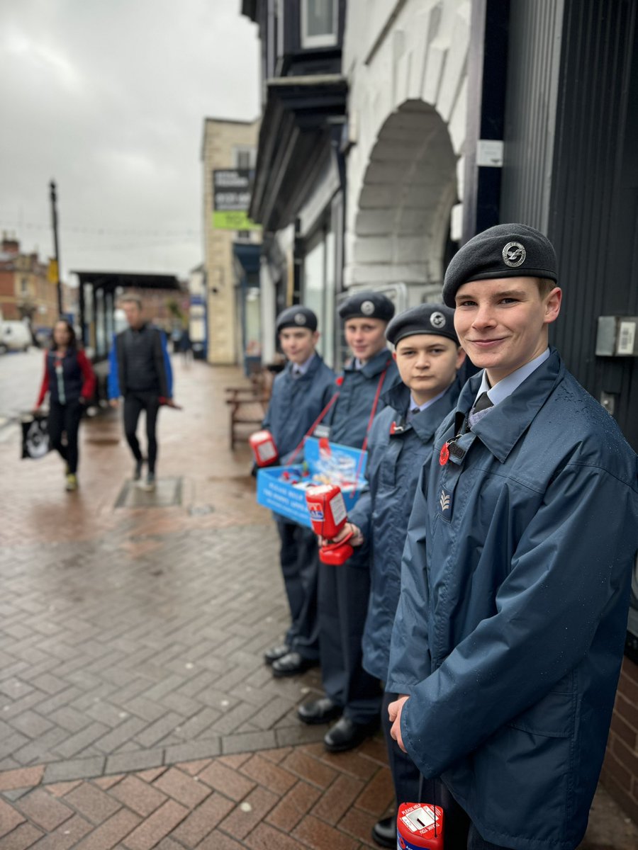 Cadets from 63 Bridgnorth Squadron are once again out in force today to support the ongoing 2023 #poppyappeal on behalf of the @PoppyLegion . #wewillrememberthem #whatwedo #expandyourhorizons