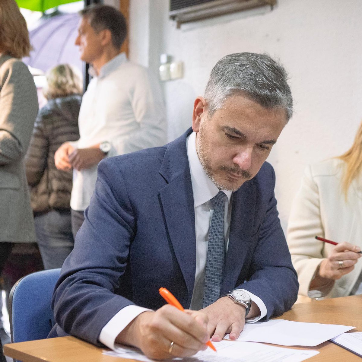 vladaobr's tweet image. Prvi korak ka slobodnom Beogradu napravljen! 

Dragi sugrađani, pozivam vas da svojim potpisom podržite listu Srbija protiv nasilja.