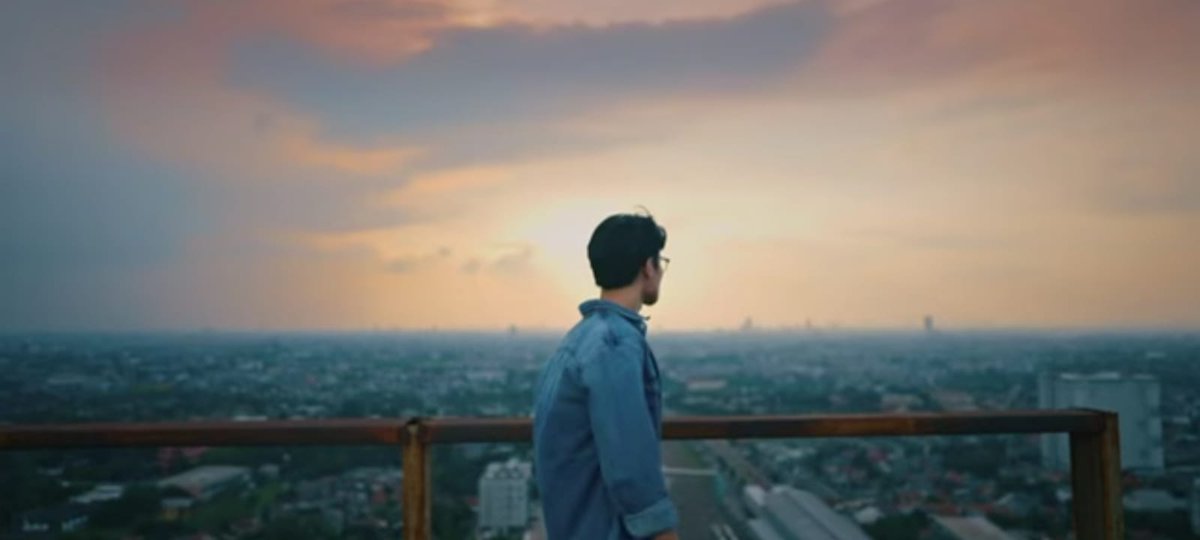 ernutami's tweet photo. Aku nunggu2 dari kemarin. Liat trailernya doang film #BARDION https://t.co/axevPfuYAX