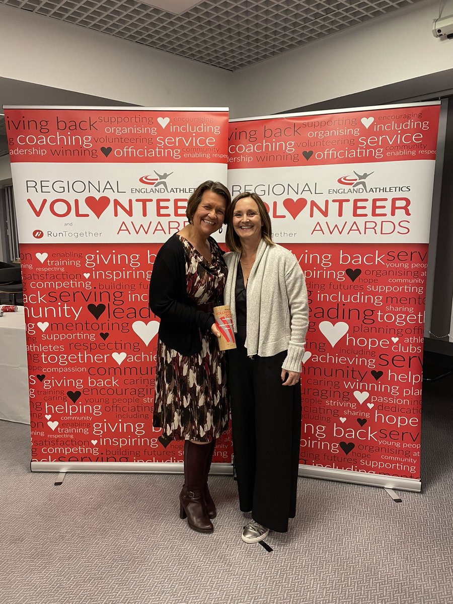 parkviewruns's tweet photo. We only went and won the ‘Contribution to Running’ award last night @EnglandAthletic north west regional volunteer awards!! We knew our run group was very special but to be recognised for it is amazing! 10am, every Wednesday @pv4ulytham. Come and see what you can be part of 💙💙 https://t.co/o3uE2R27q5