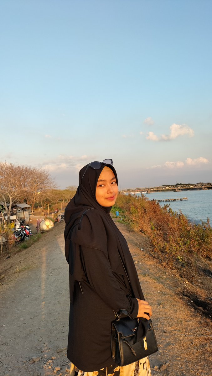 FhiraA_AlwaysBD's tweet photo. @radenrauf Udah sering bgt ikut biro jodoh ini tapi gak pernah dapet magic nya twitter. Kali ini bisa kali twitter cariin jodoh, kalo enggak minimal mutualan dah. #LoveSt https://t.co/X9jln1NNEy