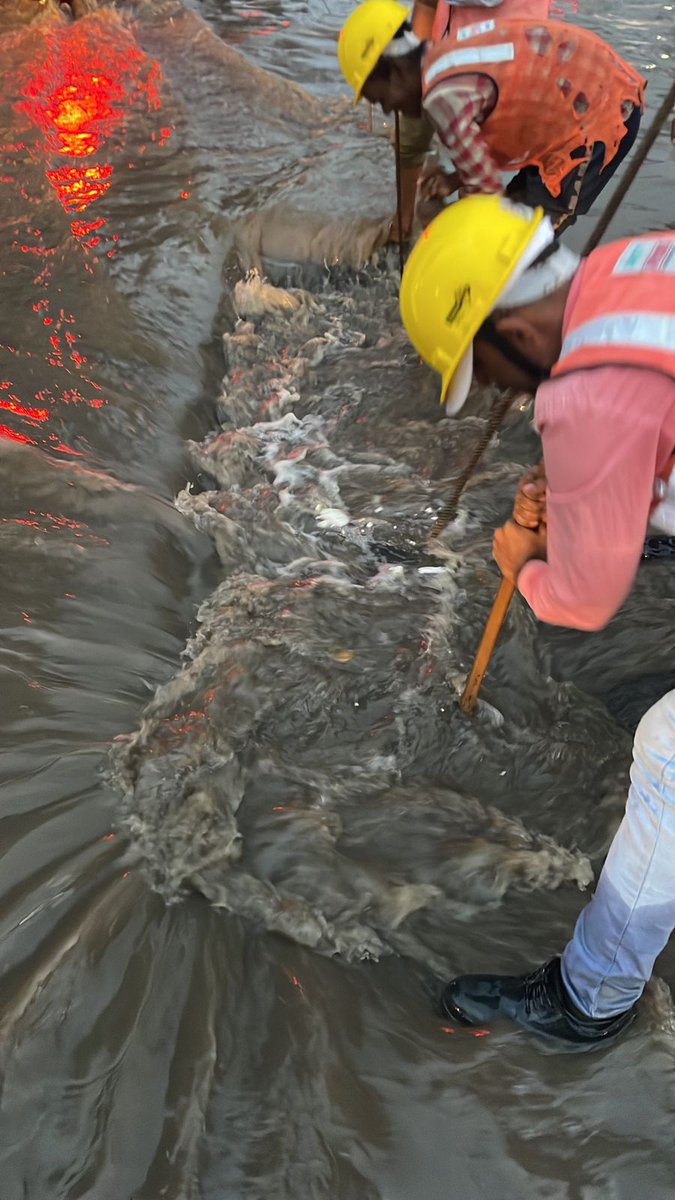 bellandurutrfps's tweet photo. Traffic advisory;slow moving traffic from bellandur towards ecospace due water logging at ecospace .kindly use alternative road to avoid congestion.@DCPSouthTrBCP @blrcitytraffic @BlrCityPolice @Jointcptraffic @halairporttrfps @CPBlr https://t.co/zVqJFWd4i8