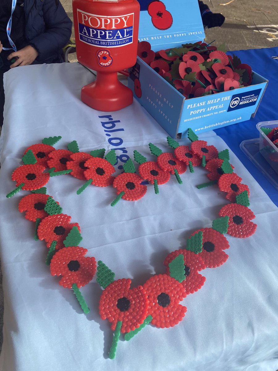 Our #Millwall #Lions selling poppies that they have made during half term amazing #communityspirit at @TheBlueMarket #SE16 #Bermondsey #Rotherhithe