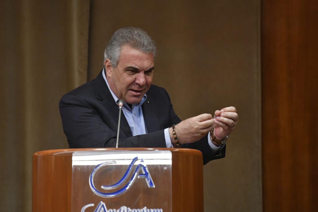 “Sciopero generale per noi è e resta “l’ultima spiaggia” della lotta sindacale. Meglio una grande manifestazione unitaria di sabato che punti a incalzare Governo sulle misure correttive”: #LuigiSbarra ai microfoni del <a href="/giornaleradiofm/">Giornaleradio FM</a> 
👉rb.gy/65dk42