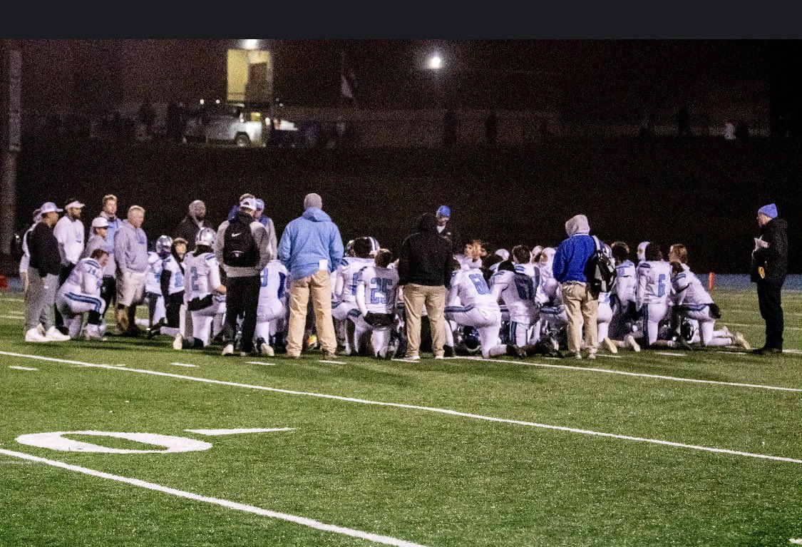 An awesome season came to an end for the 8-2 @JagsFB Friday night in the Section Final at St. Thomas Academy. The loss doesn’t diminish a memorable 2023 season. Go Jags! More snaps: cynbadmedia.smugmug.com/Jefferson-Foot…