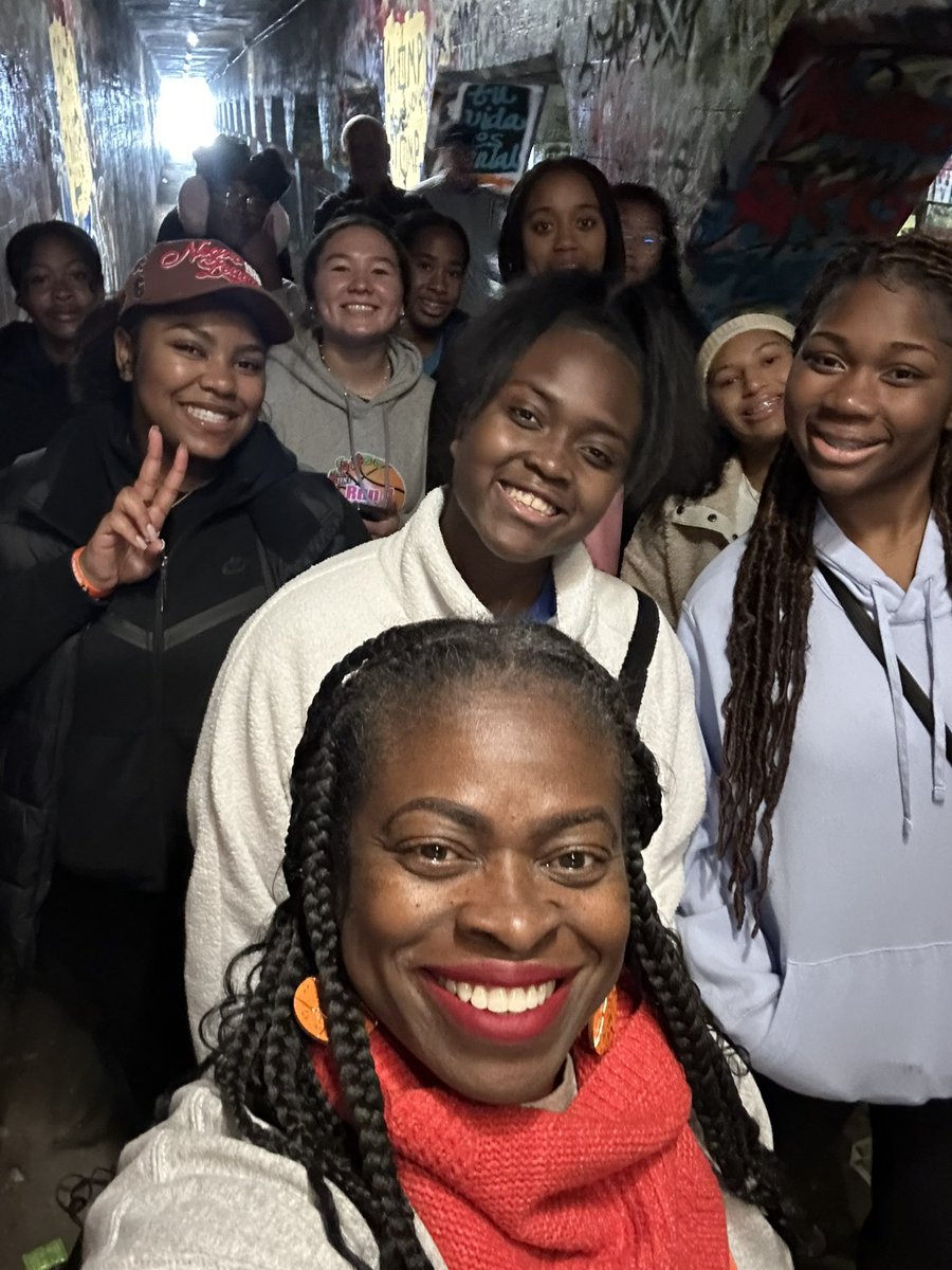 dramc2004's tweet image. I had the privilege to take the Girls Basketball Team out on a mural walk. The weather was brisk but these young ladies were cool 😎. #IWillAlwaysTeach☺️ #TheMuralWalk #TeachAndLearn📕 #LearningOutsideTheBooks📚 #MtParanChristianSchool #GirlsBasketballTeam 🏀 #2XChamps