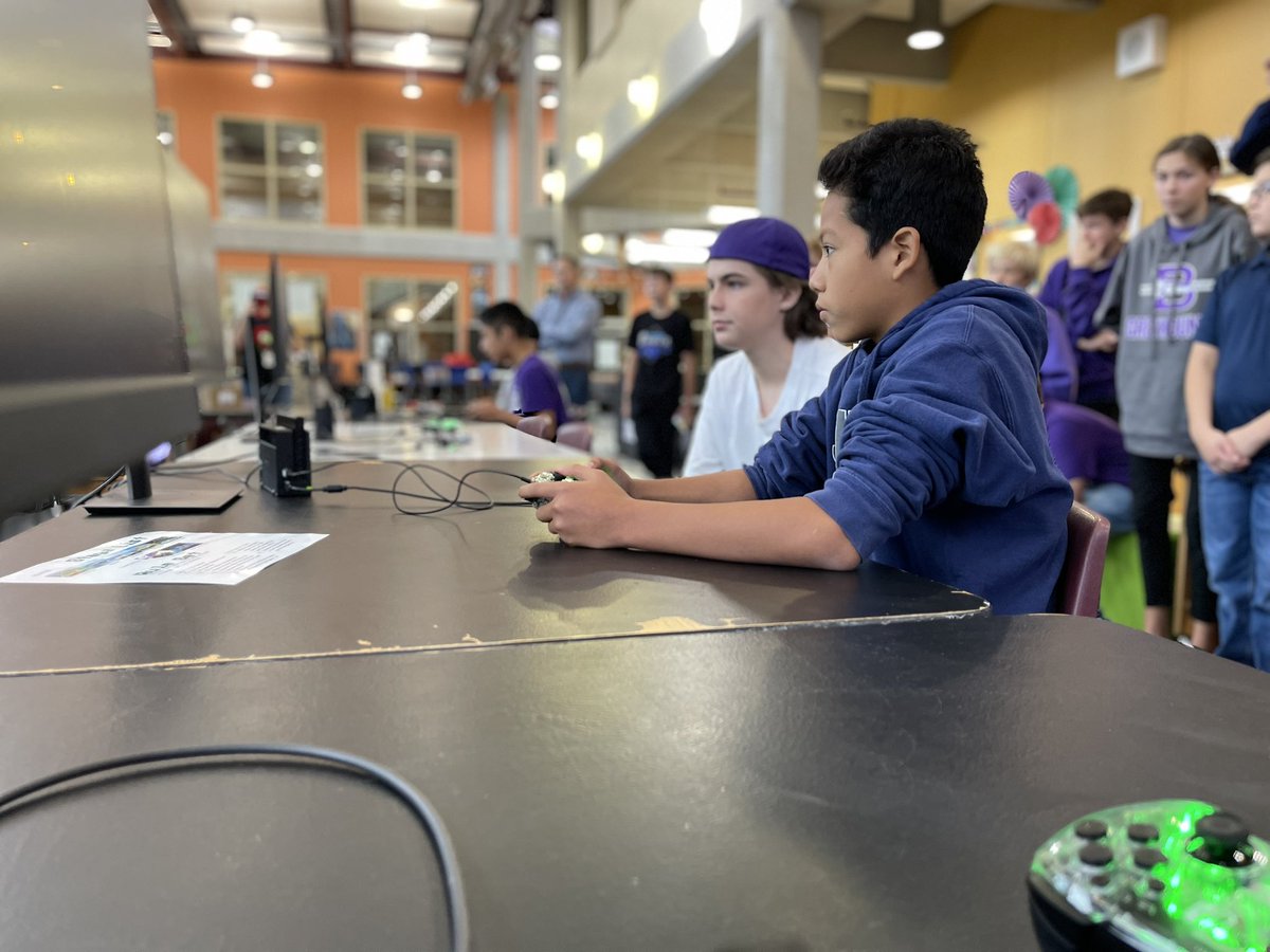 BMSS_LIB's tweet image. South placed 1st and 2nd and North placed 3rd in our BISD MS eSports Tournament today.  Will post pictures soon.  All players did a wonderful job showing sportsmanship! 
@BoerneISD @BoerneMSSouth