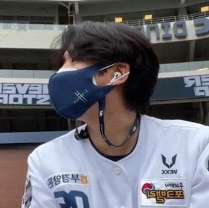 춘팔 tweet media