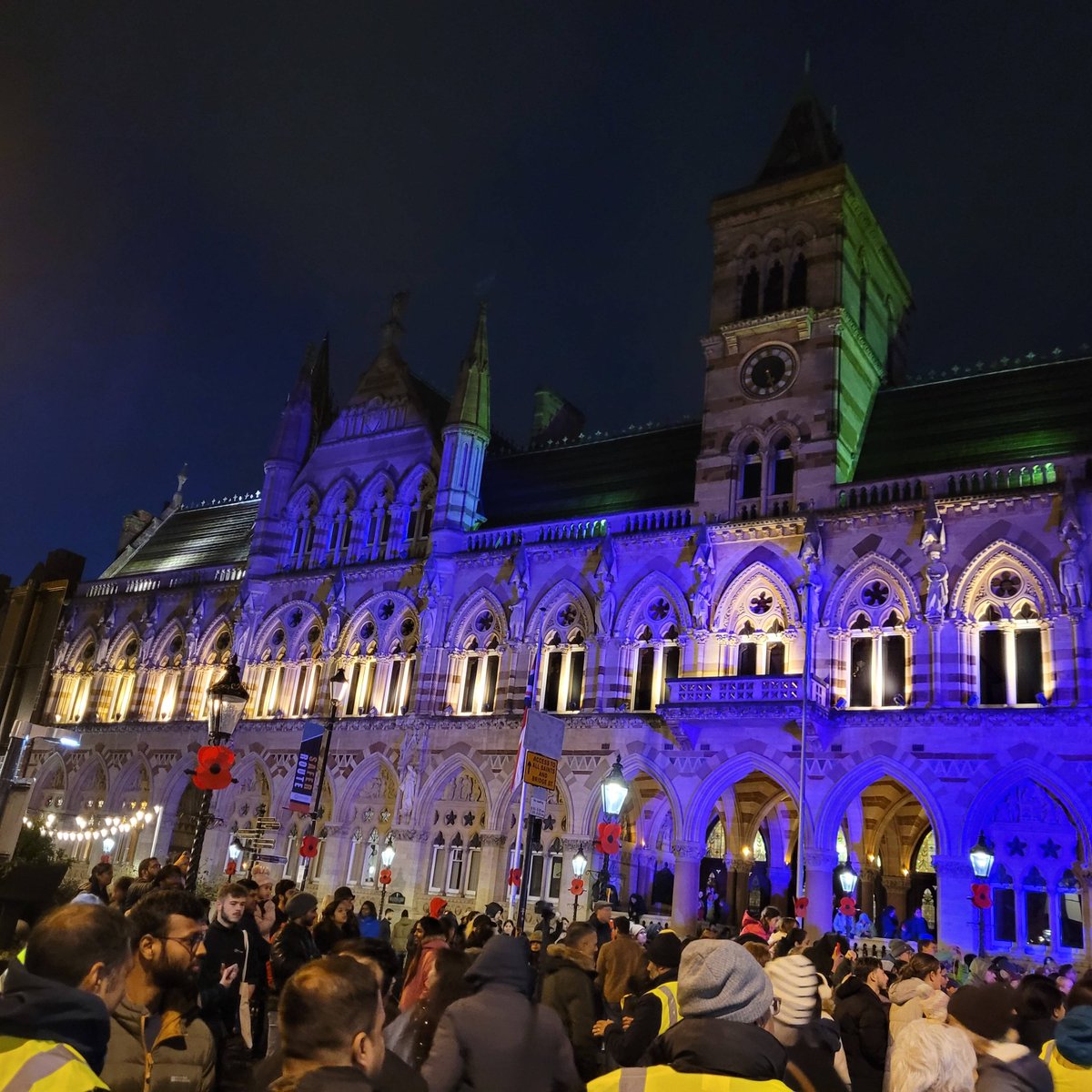 We're down at the Guildhall for the 2023 Northampton Diwali celebration, parade of lights starts at 6pm ✨️✨️ #UON #Northampton #Diwali