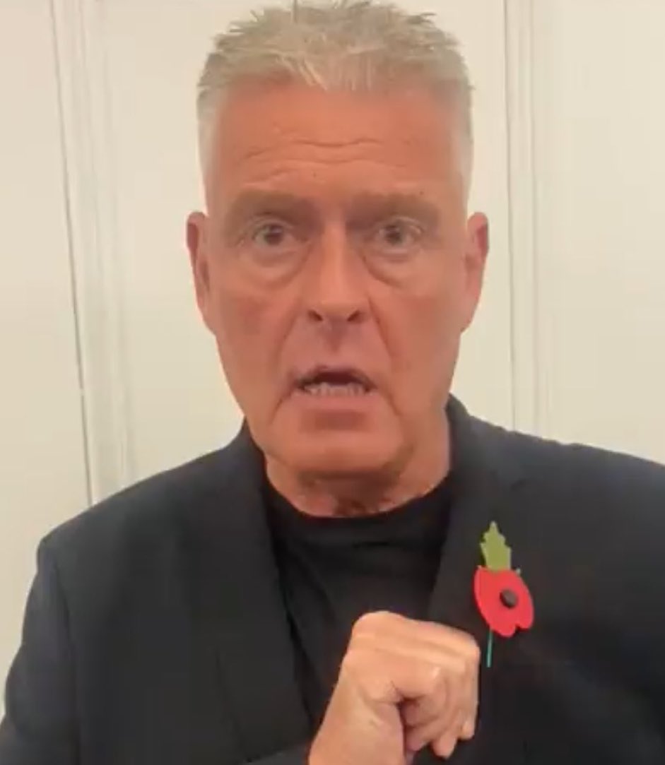JonathanPGrant's tweet photo. 30p Lee giving us strong ‘head doorman on a power trip’ vibes. “Not tonight lads, you need shoes, a shirt with a collar and a poppy.” https://t.co/wwlsPcUbov