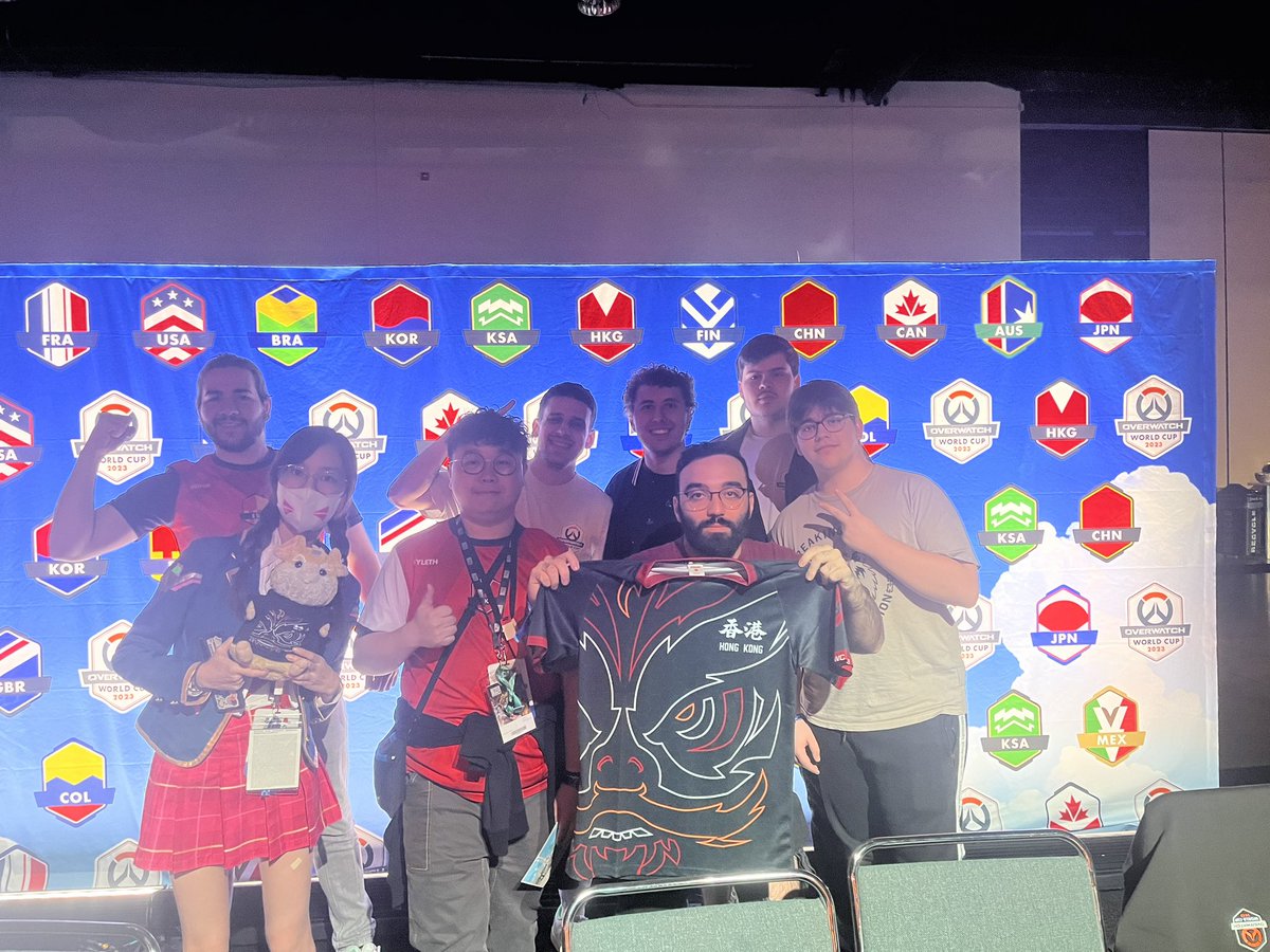 Selección Española de Overwatch 🇪🇸 (@spainowwc) on Twitter photo Thank you so much <a href="/OWTeamHongKong/">OWWC Team HK 🇭🇰</a> for the present
Gracias por el regalo 🐭
Hermanos para siempre 🤝 Brothers 4 ever Thank you so much <a href="/OWTeamHongKong/">OWWC Team HK 🇭🇰</a> for the present
Gracias por el regalo 🐭
Hermanos para siempre 🤝 Brothers 4 ever