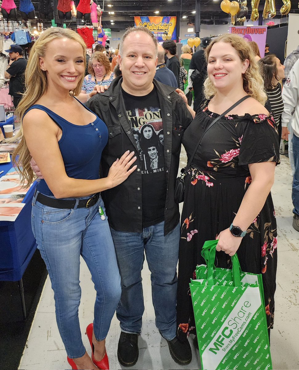 Met a legend last night. <a href="/PristineEdgexxx/">Pristine Edge</a> was as cool and down to earth as you would expect.