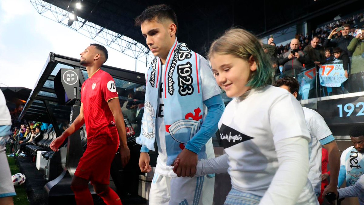 Os nosos xogadores 🩵 As nosas peñas

O celtismo somos 𝐓𝐎𝐃𝐎𝐒, xuntos. Que imaxes tan bonitas! 😍🧣

#XuntosRCCelta ⋄ #CeltaSevillaFC