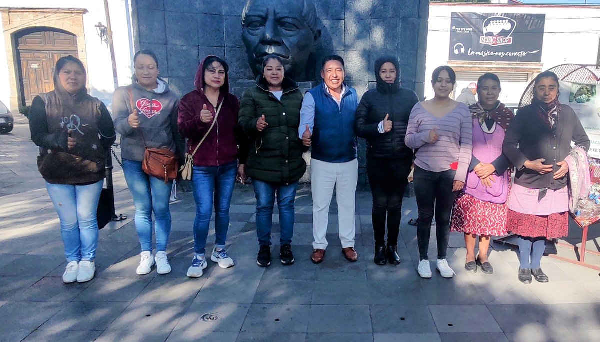 GUSTAV_GMG's tweet photo. La organización social es la  base de la democracia, construyendo puentes de comunicación por la grandeza del  #Distrito15,hoy en   gira  de trabajo  con amigas líderes de  #Ixtlahuaca, Siempre Uni2xTy...GMG👍, @alfredodelmazo @EduardoFloMa1 https://t.co/Wryssb3cc8