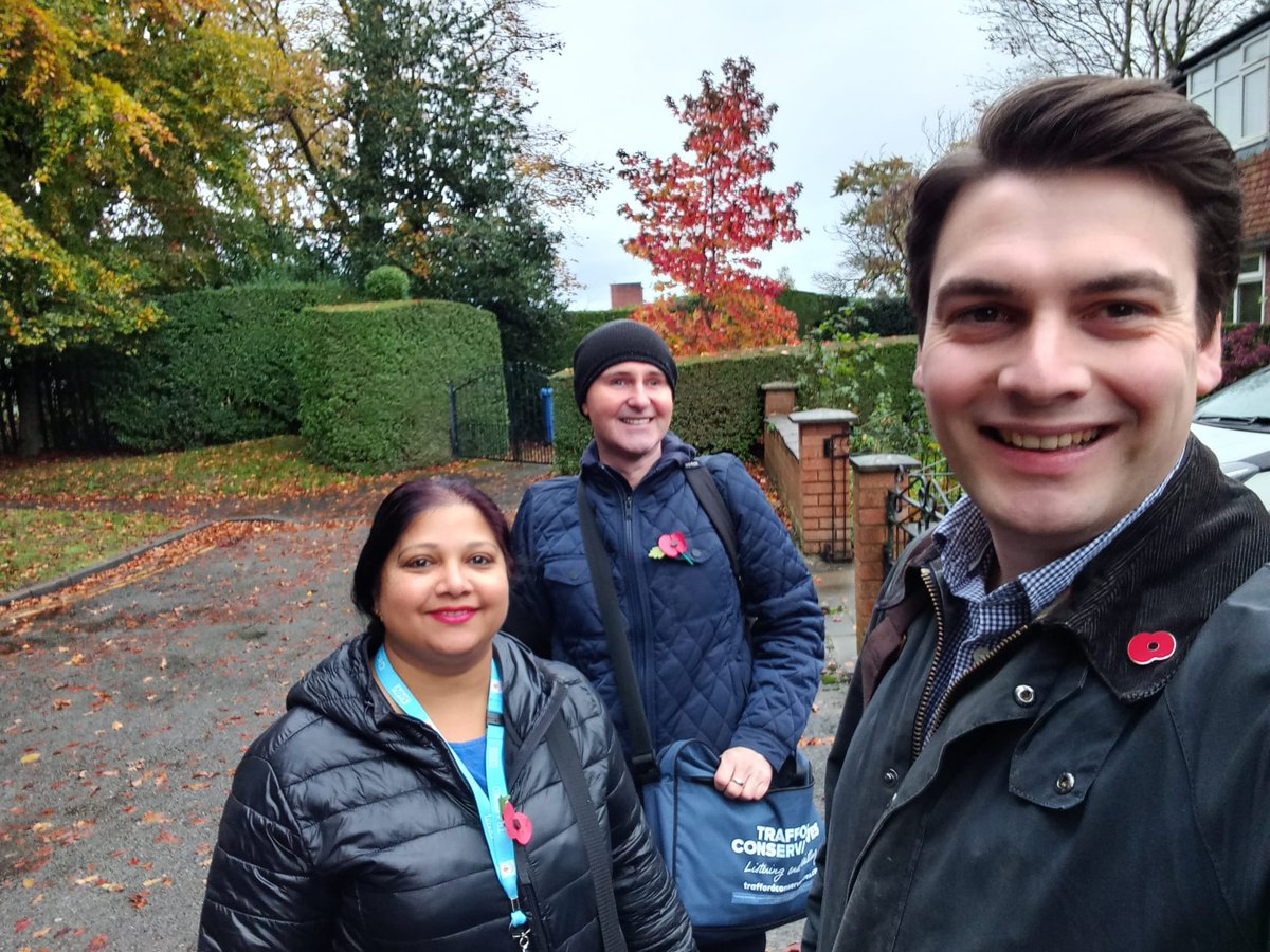 Out and about in Manor with Cllr. John Holden, Cllr @RobDuncanM33 Cllr @NathanEvansTeam @LauraEvansTeam @OliverJCarroll Cllr Dylan Butt and Jacob. Huge thank you to all for your support #teamwork #manor #trafford @TraffordBlue @CCACllrs @CWONorthWest @Women2Win