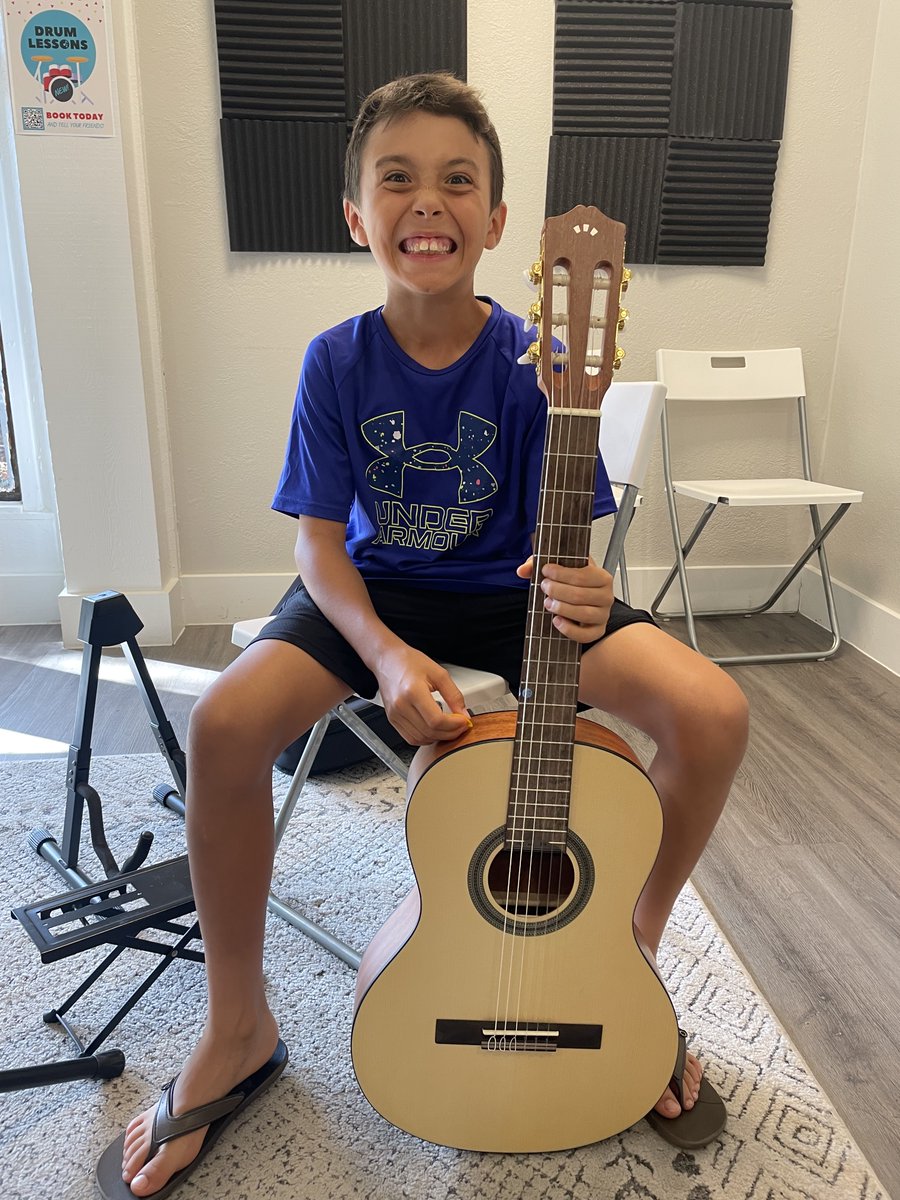 LoneStarLessons's tweet photo. The Best Holiday Gift for Music Lovers: Guitar Lessons

Give the music lover in your life the gift of guitar lessons this holiday season! 

Book your free intro lesson below or get the perfect gift: a guitar lesson gift card! 

https://t.co/cjhHDHZcYA https://t.co/6067csFove