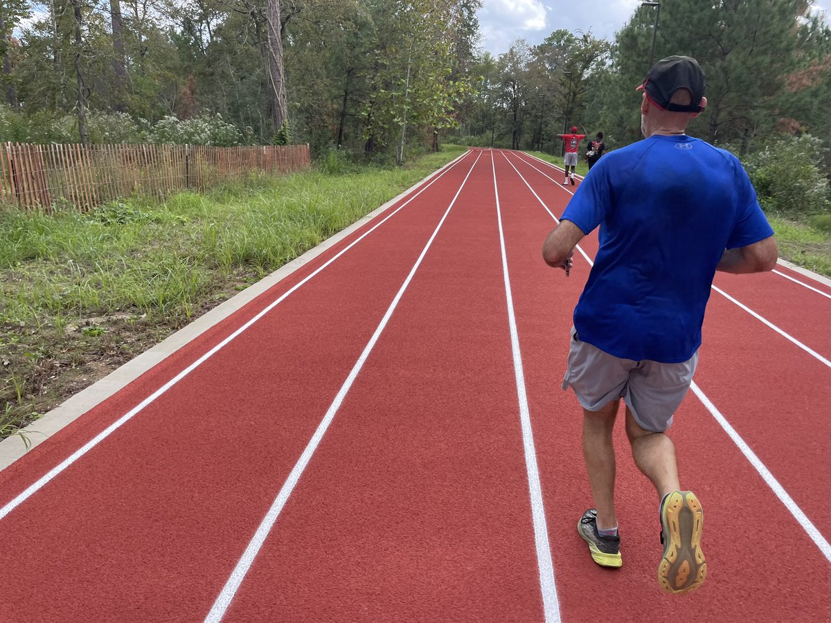 lorirackl's tweet photo. What’s better than a new running track at #MemorialPark in #Houston? A new running track and free beer, courtesy of @EurekaHeights https://t.co/mb9lYTrhFB