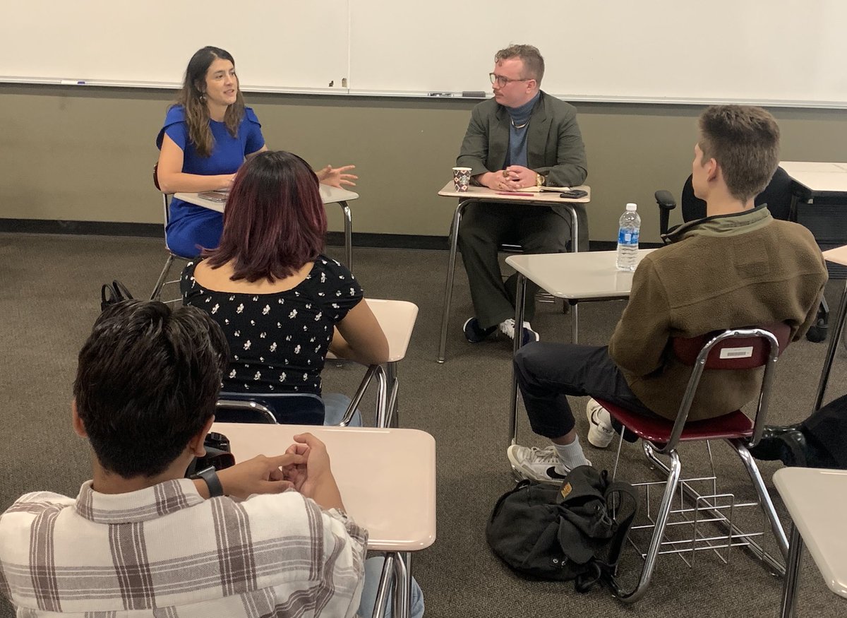 Informative talk in digital news by ⁦<a href="/MClaraRamirez/">Clara Ramirez</a>⁩ ⁦<a href="/NBCLA/">NBC Los Angeles</a>⁩ &amp; ⁦<a href="/SamBensonSmith/">Sam Benson Smith</a>⁩ ⁦<a href="/knxnews/">KNX News 97.1 FM</a>⁩ for ⁦<a href="/LMUJour/">LMU Journalism</a>⁩ students courtesy of ⁦<a href="/RTNASoCal/">RTNA of So Cal</a>⁩.