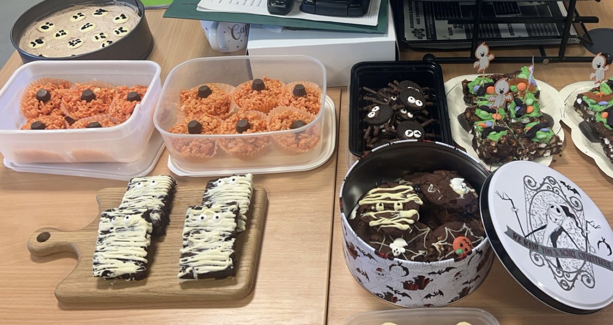 ELHT_PTOT's tweet photo. Our Front door team’s annual Halloween competition entries! 

Who would you place first ? 🎃 👻 https://t.co/icWlgfuQA0