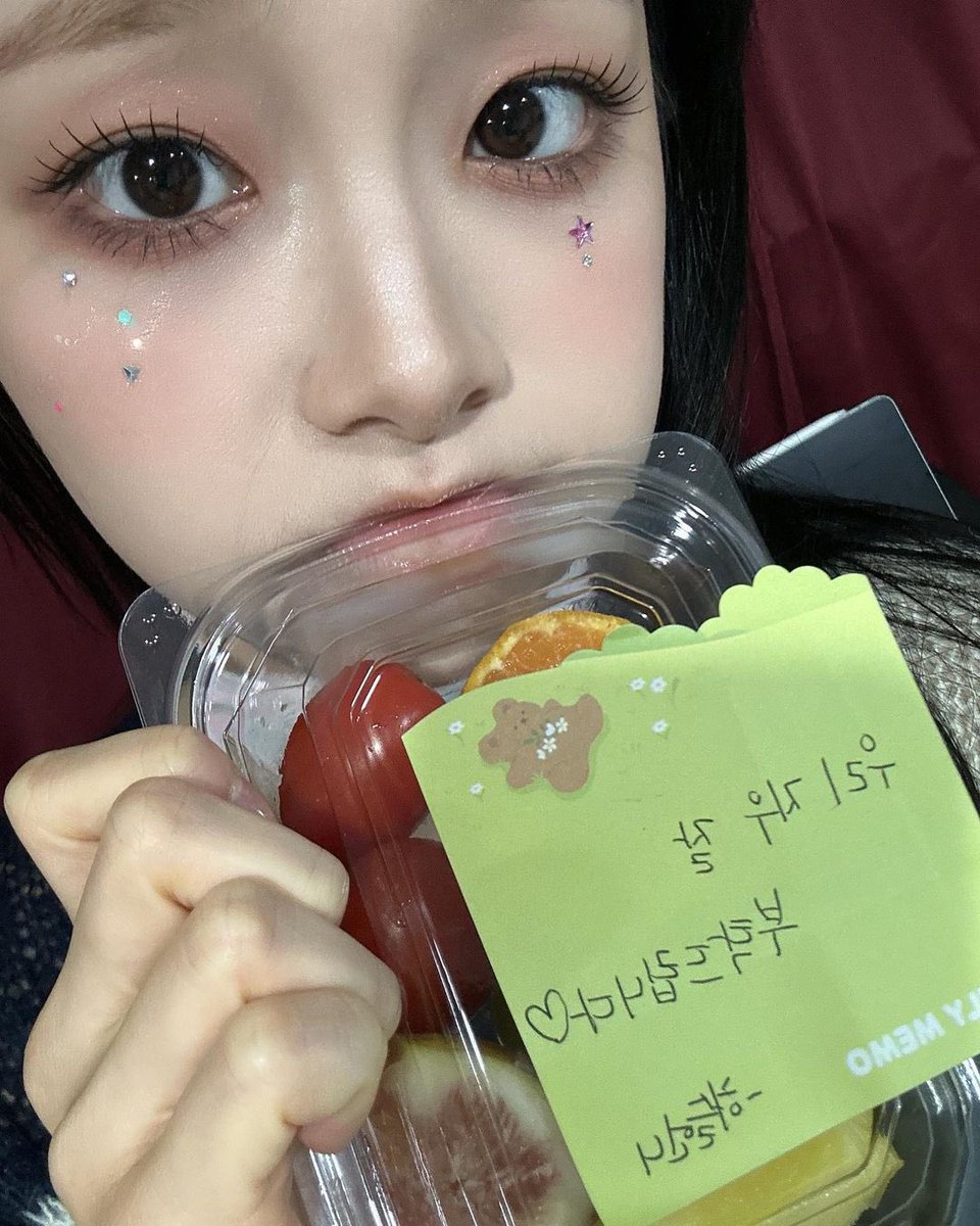 chuu pics tweet media